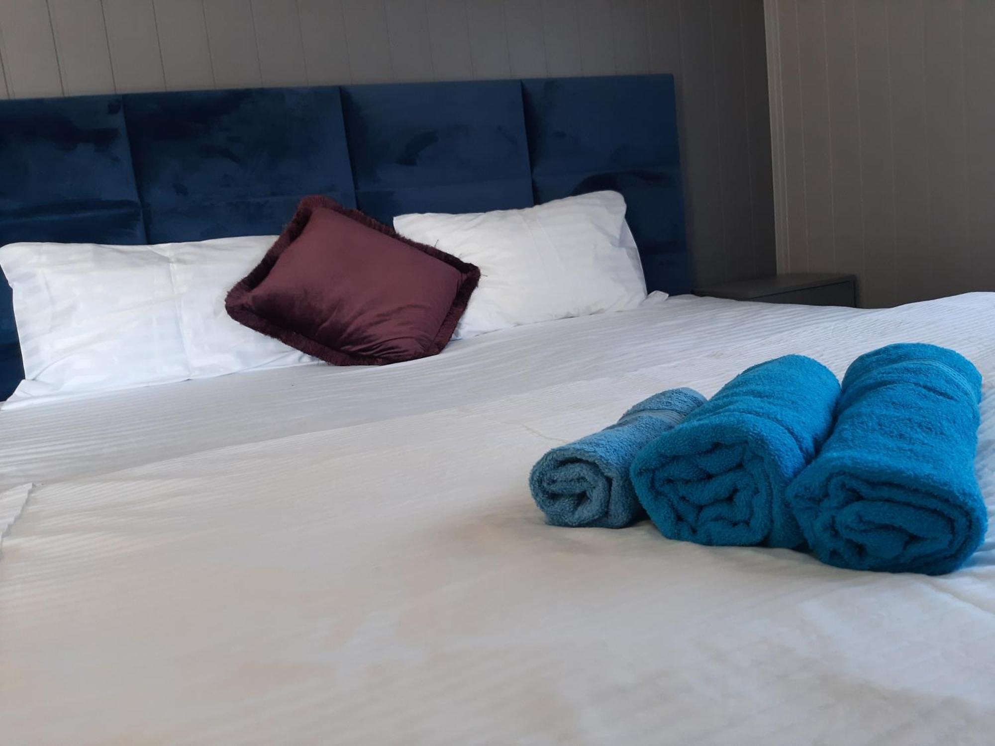 Gate 1 Bnb, 177 House Nr, Maloy Bed & Breakfast ห้อง รูปภาพ